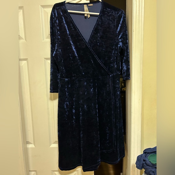 Blue Dress - Picture 1 of 1